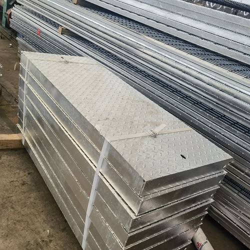 鋼格板在平臺(tái)中的應(yīng)用與耐用性優(yōu)勢(shì)