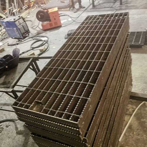 規(guī)格型號挑花眼？一文讀懂鋼格柵參數(shù)與適配場景