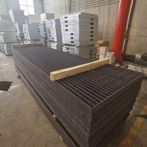 線上線下買鋼格柵有啥區(qū)別？看完再下單不后悔