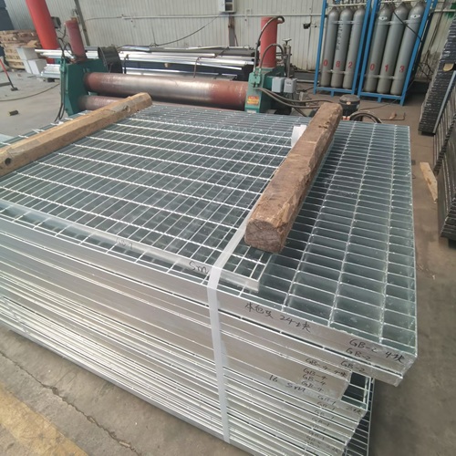 鋼結(jié)構(gòu)平臺鋼格柵：輕量化高強(qiáng)度搭配方案