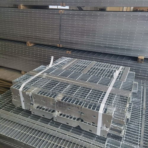 商業(yè)綜合體里的鋼格柵板隔斷太有設(shè)計(jì)感了